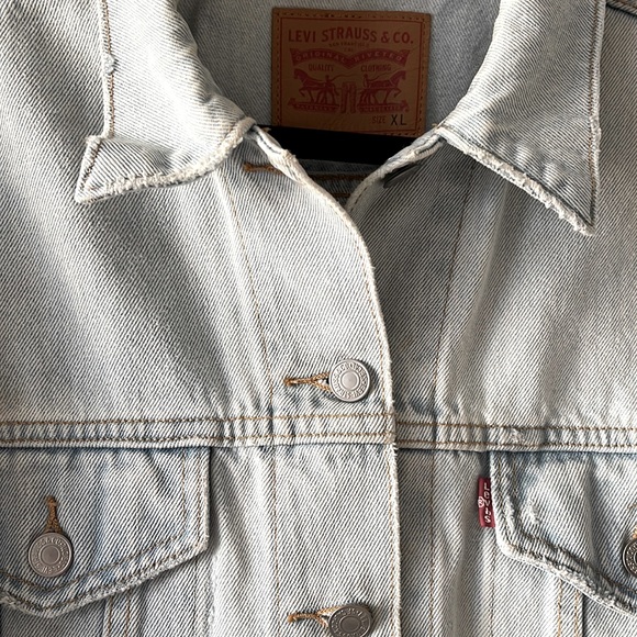 LEVI’S 90’s Trucker Jacket - Picture 2 of 4